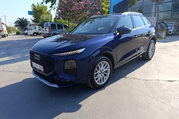 2025 AUDİ Q3 1.5 TFSİ YENİ KASA